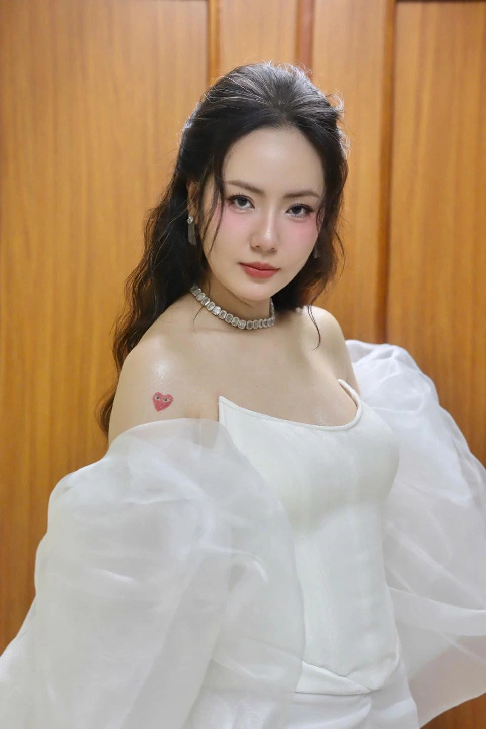 Hình be gái cute phong cách ngộ nghĩnh đáng yêu 