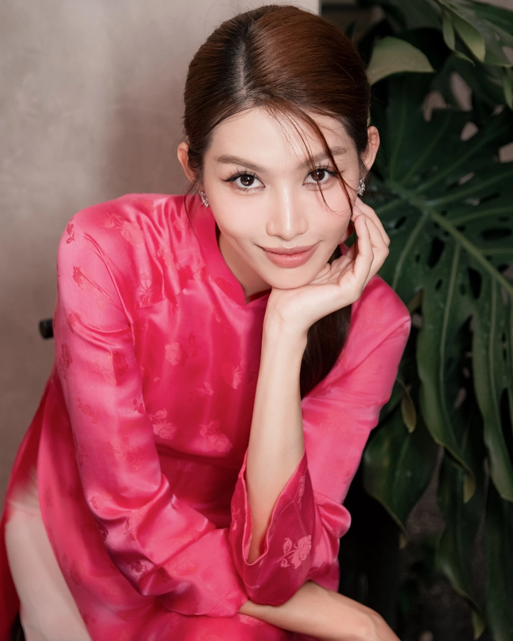 Hoa hậu Chế Nguyễn Quỳnh Châu dù á hậu vẫn tỏa sáng như hoa hậu 