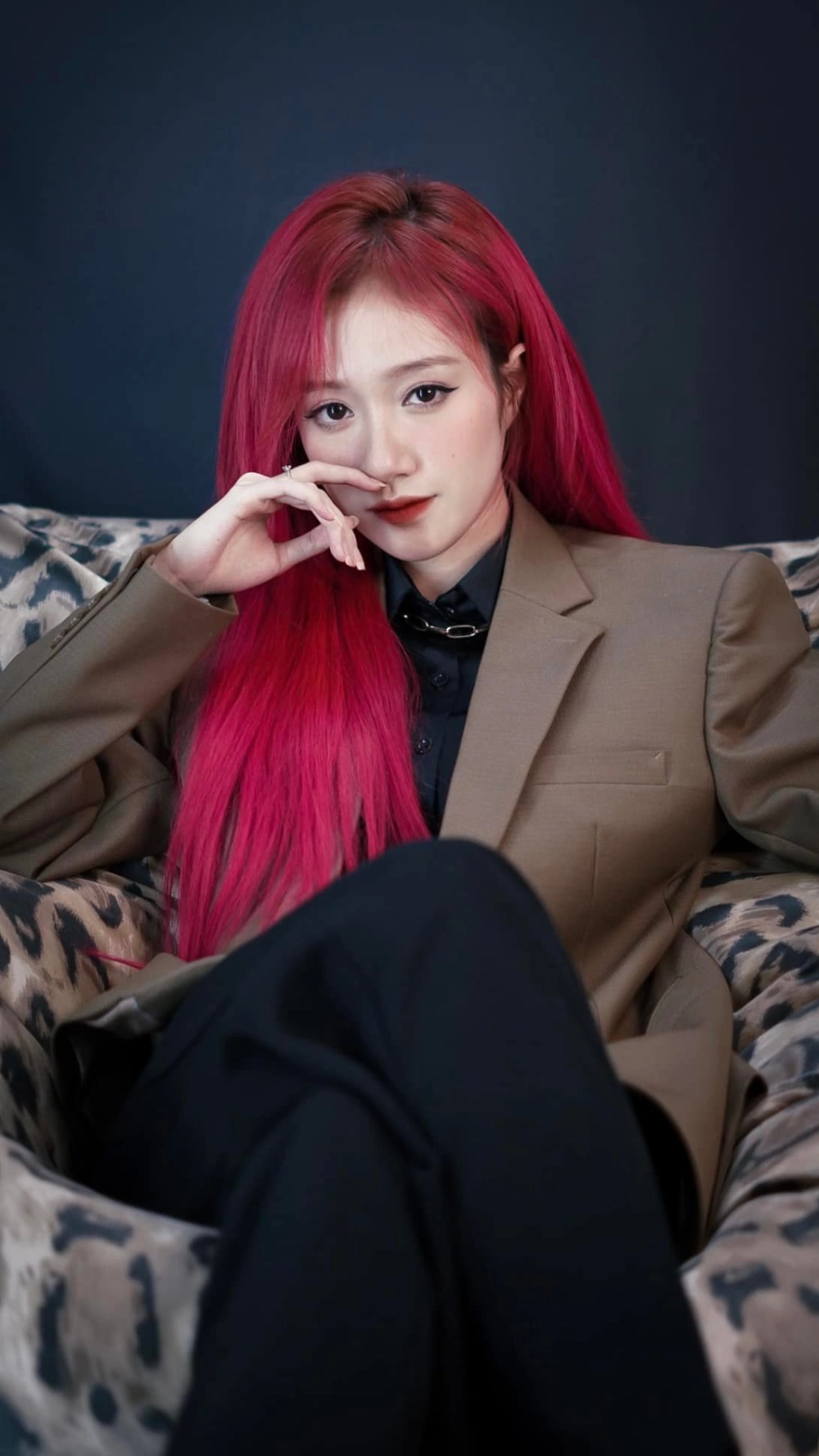 TikTok Đào Lê Phương Hoa vũ điệu làng lá cuốn hút 