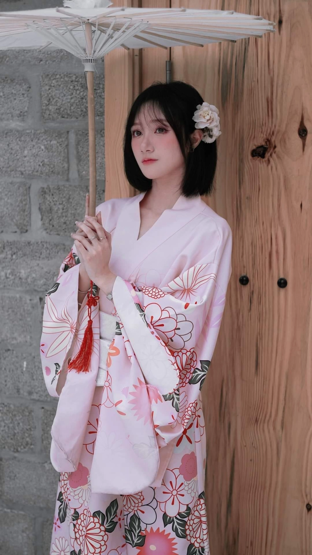 Hình ảnh Đào Lê Phương Hoa thời trang gợi cảm nổi bật 