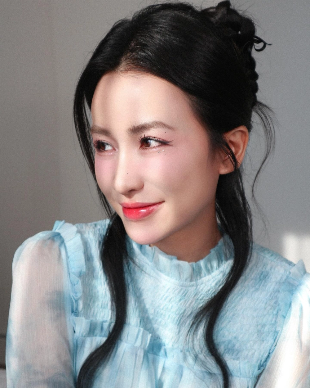 Ảnh cute gái xinh thần thái dễ thương thời thượng 