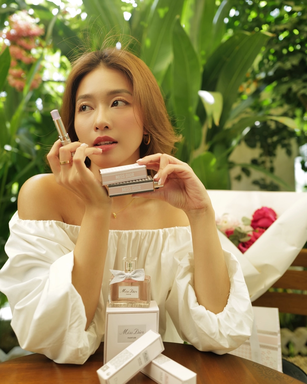 Khả Ngân 11 tháng 5 ngày đầy cảm xúc và lôi cuốn
