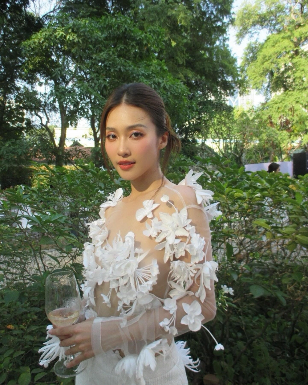 Netizen tò mò Khả Ngân bao nhiêu tuổi thật sự