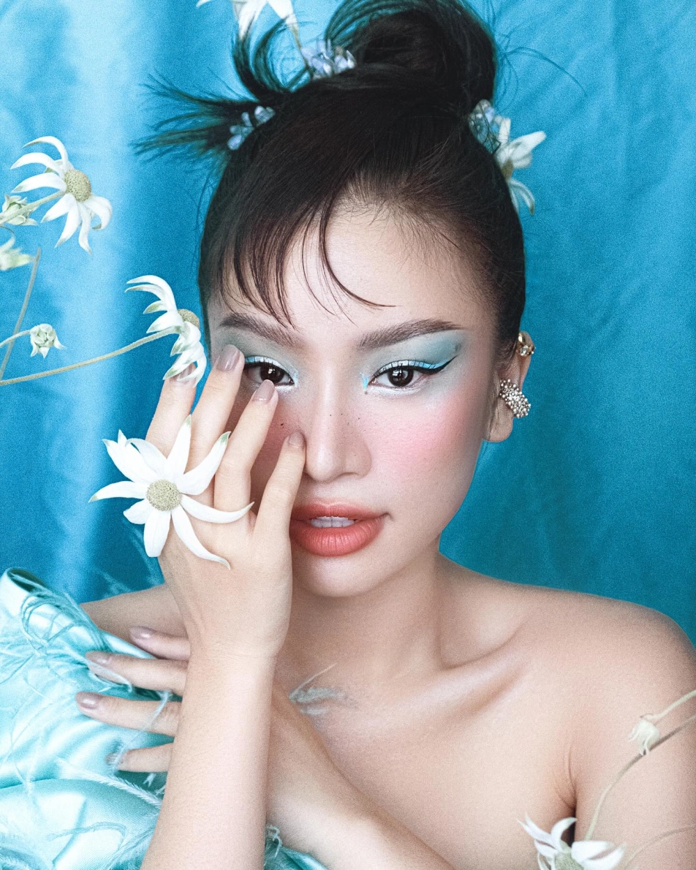 Hình ảnh gái 2k5 dễ thương đáng yêu phong cách Gen Z 