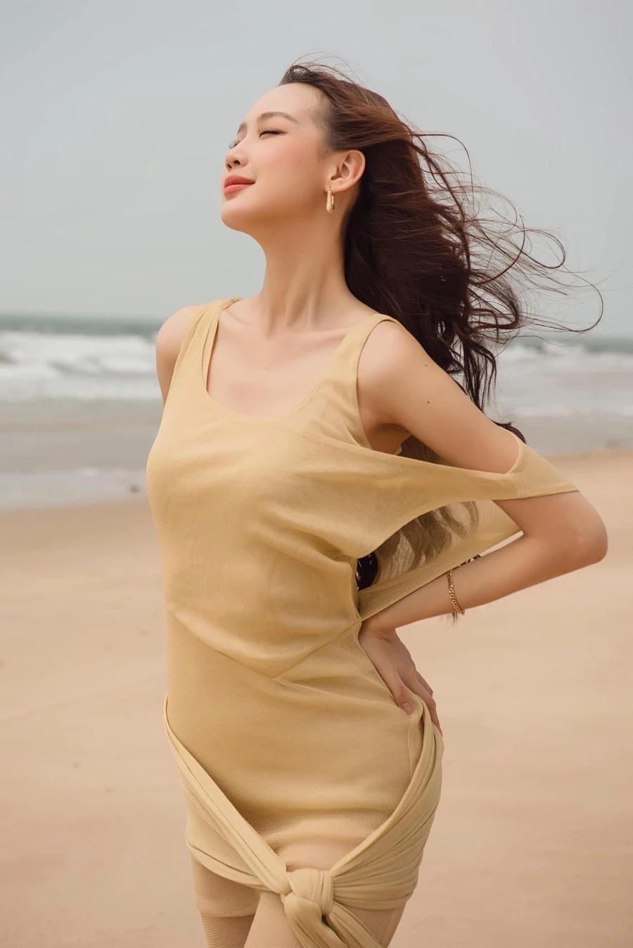 Gái cute tóc dài gây thương nhớ bởi vẻ đẹp nhẹ nhàng đầy cuốn hút