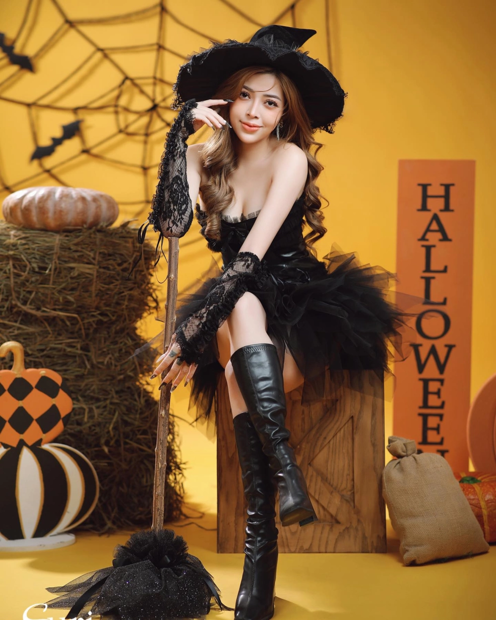 Linh Barbie là ai TikToker diễn viên 18.9 triệu follow 