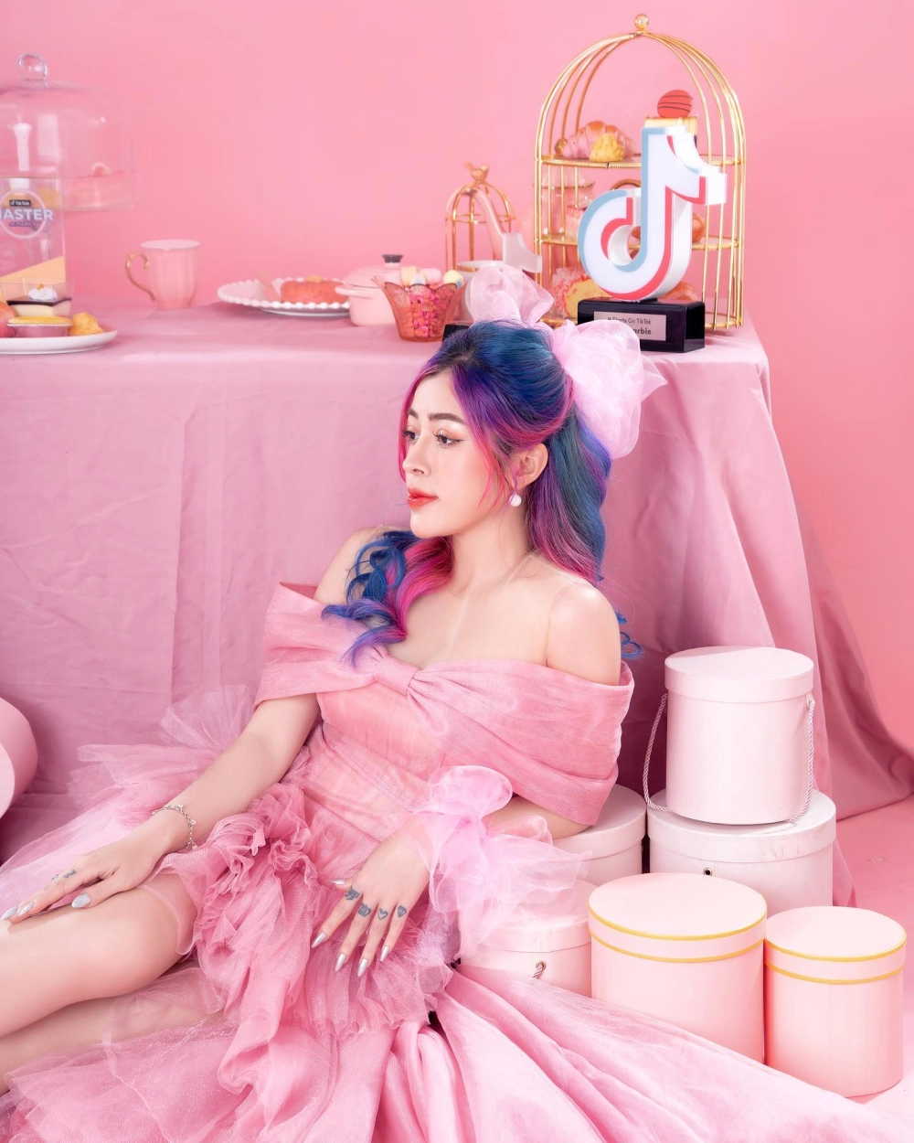 Linh Barbie YouTube Linh Vyy Official 880.000 đăng ký 