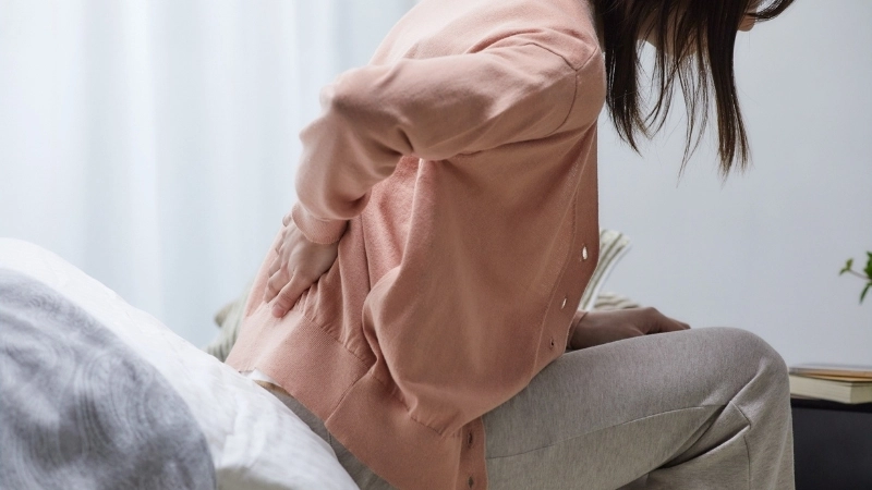 Thay vì lạm dụng thuốc giảm đau nhiều người tin dùng các mẹo chữa đau lưng dân gian