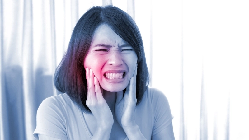 Sâu răng gây đau nhức, khó chịu và ảnh hưởng đến sinh hoạt hằng ngày