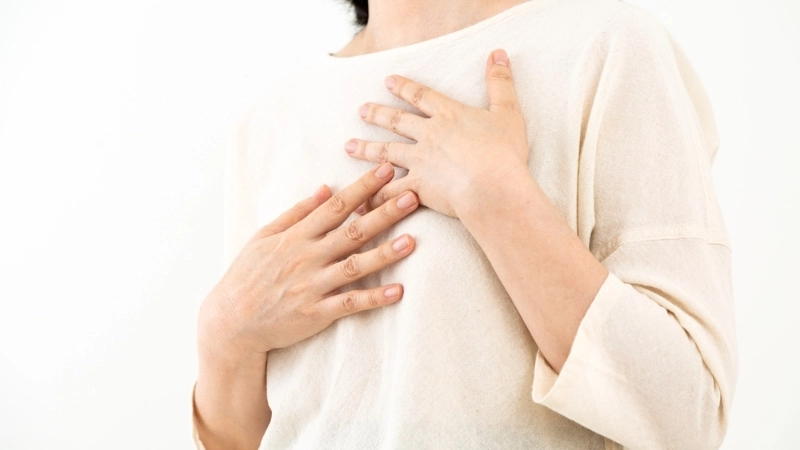 Mẹ bị căng sữa nhưng sữa không tiết ra 
