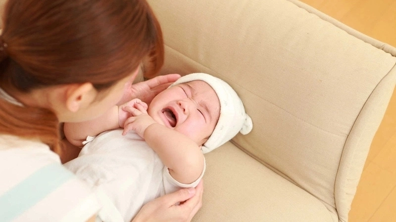 Gắt ngủ ở trẻ sơ sinh là gì?