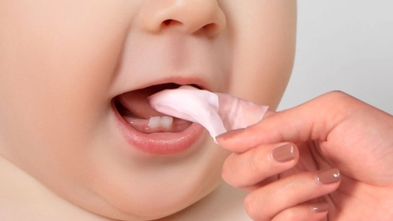 Cách xử lý an toàn khi trẻ mọc nanh sữa