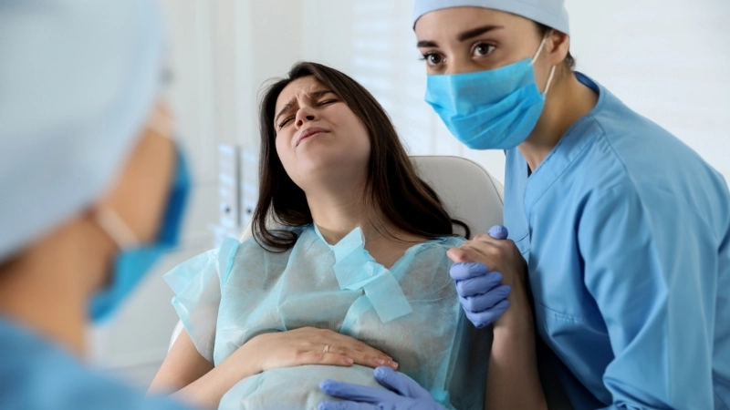 Lưu ý quan trọng khi áp dụng các mẹo dân gian giúp chuyển dạ nhanh