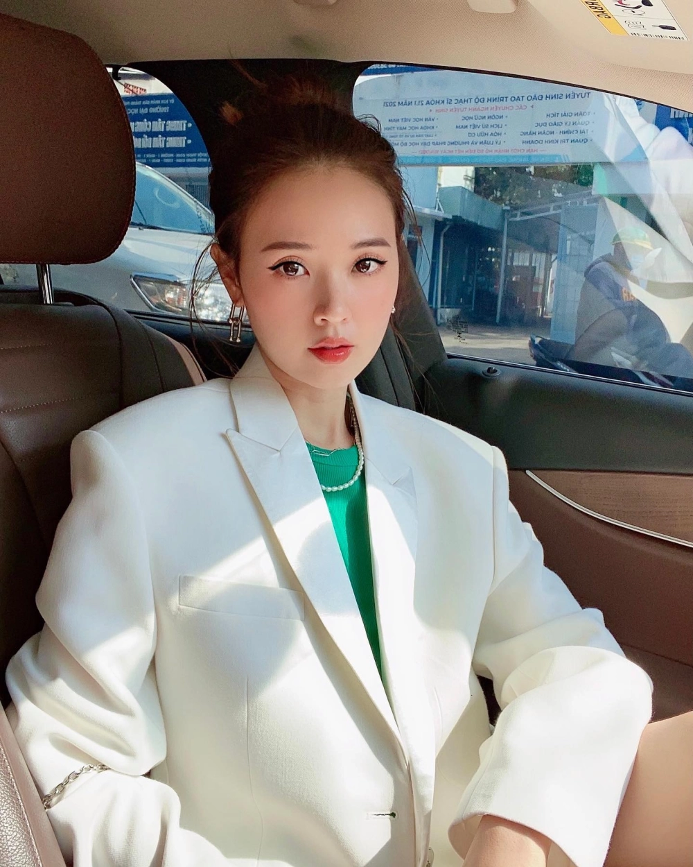 Midu là ai diễn viên giảng viên doanh nhân hot girl Sài Thành 