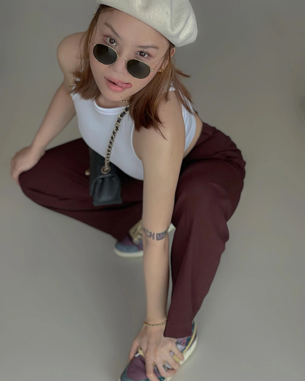 Thưởng thức chiếm đoạt full Miu Lê đầy cảm xúc