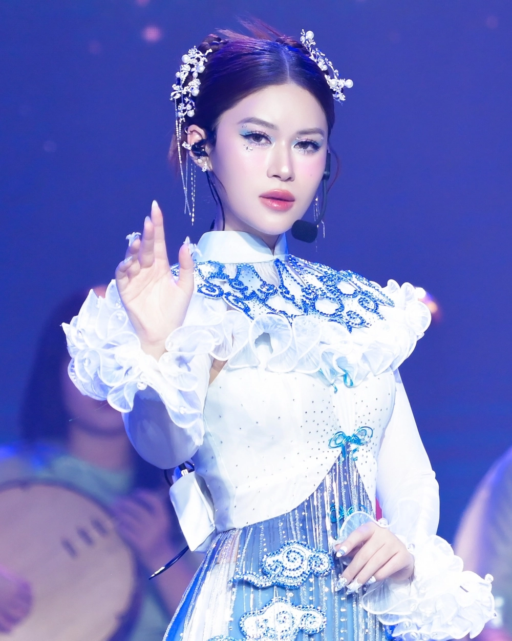 Netizen tò mò Ngọc Thanh Tâm là ai mà hot thế