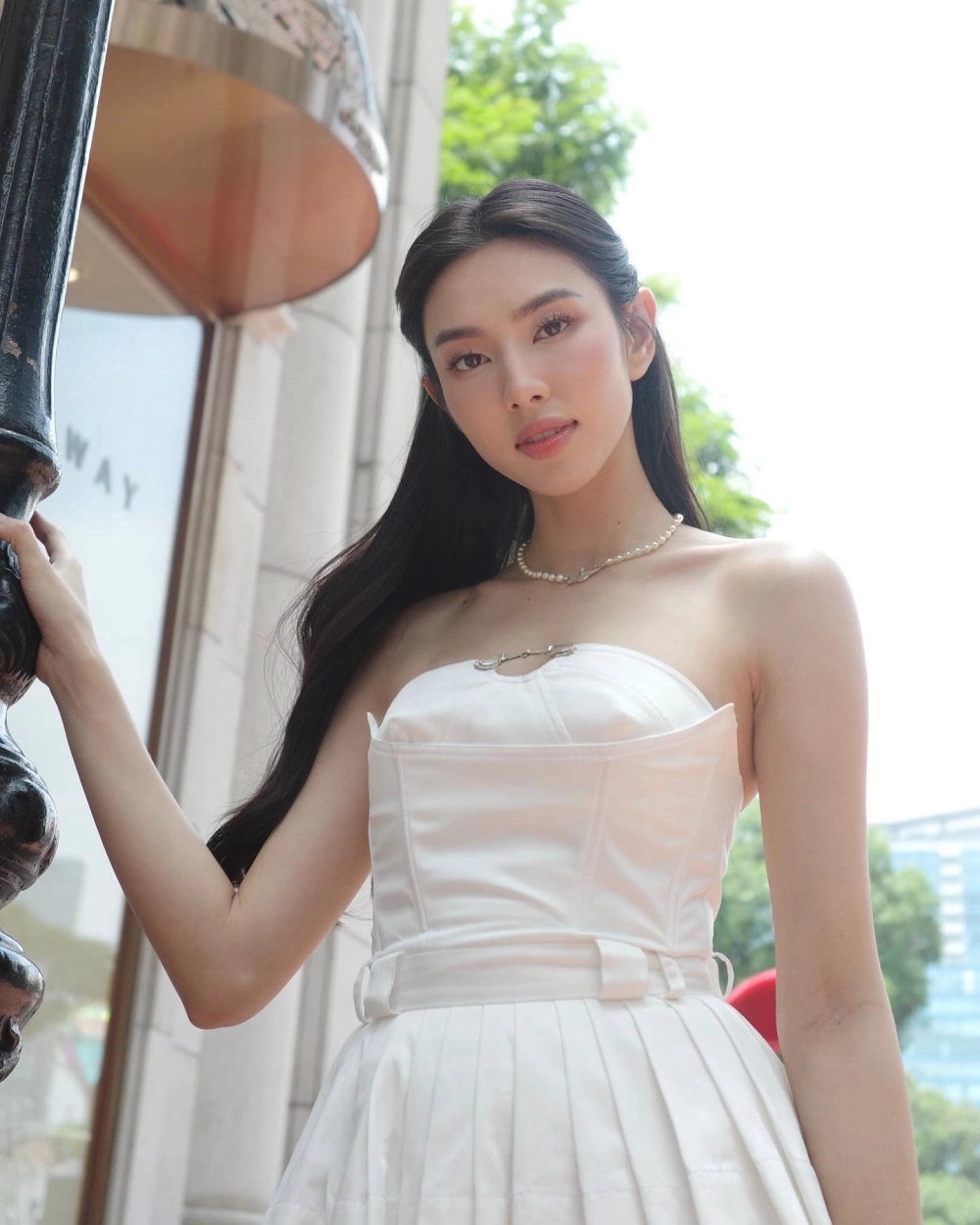 Hình nền gái xinh 4k cho máy tính sống động 