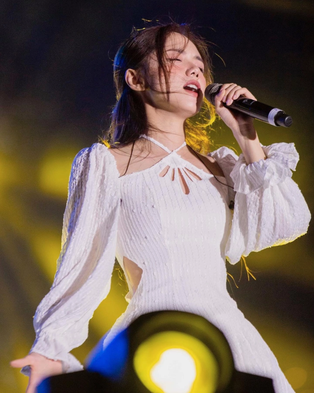 Khám phá hành trình Phương Ly ca sĩ với những bản hit