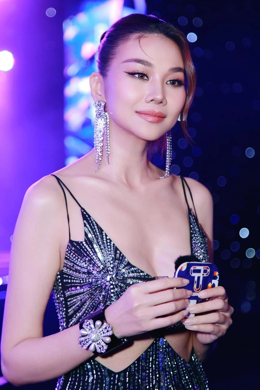 Hoa hậu thanh hằng lộng lẫy khoe sắc tại sự kiện mới
