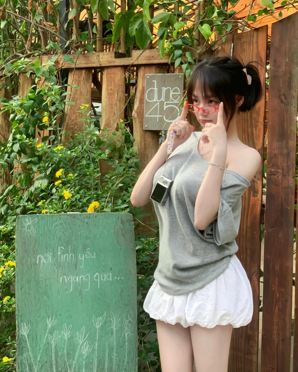 Thanh ngọc nghĩa là gì là một câu hỏi thú vị giúp người hâm mộ hiểu thêm về tên gọi đầy ý nghĩa của cô