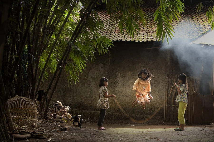 Lối cũ quen chân Về làng