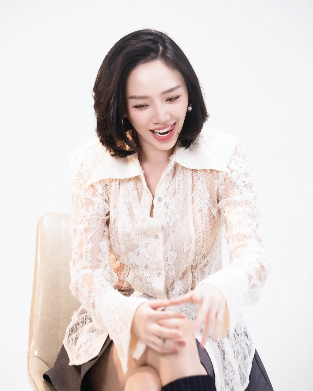 Hình nền gái xinh 4k full HD sắc nét thời thượng 