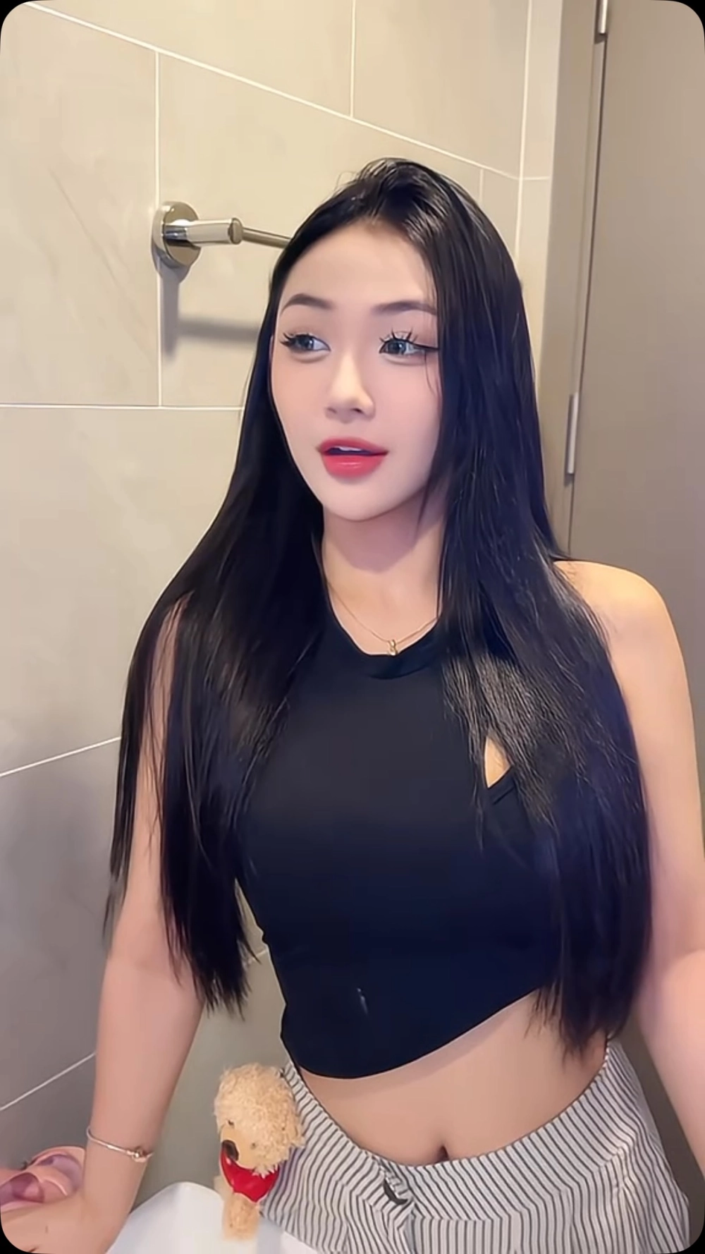 Trần Hà Linh quá khứ drama tình cảm bị đào lại 