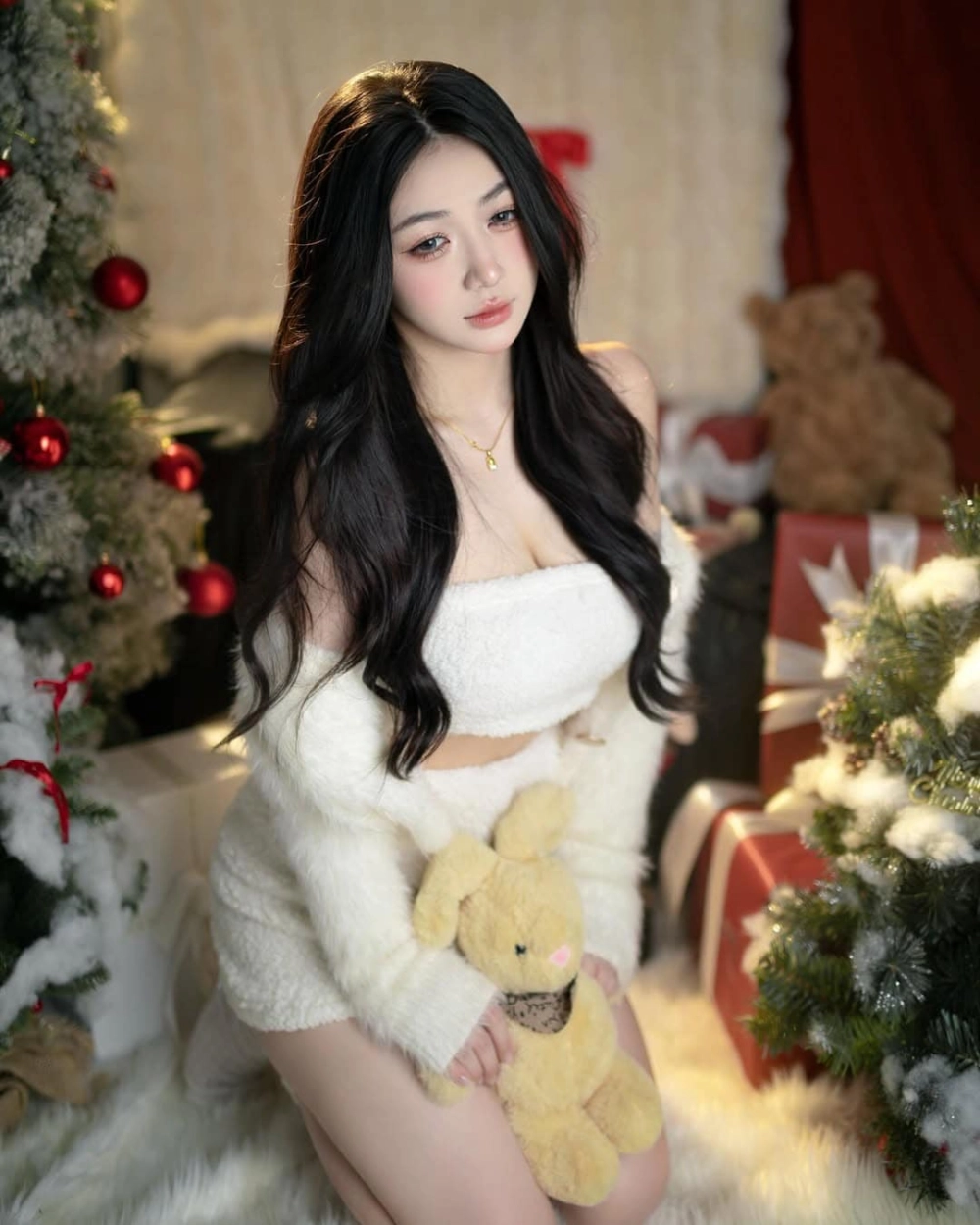 Trần Hà Linh quạt VN review sản phẩm độc đáo 