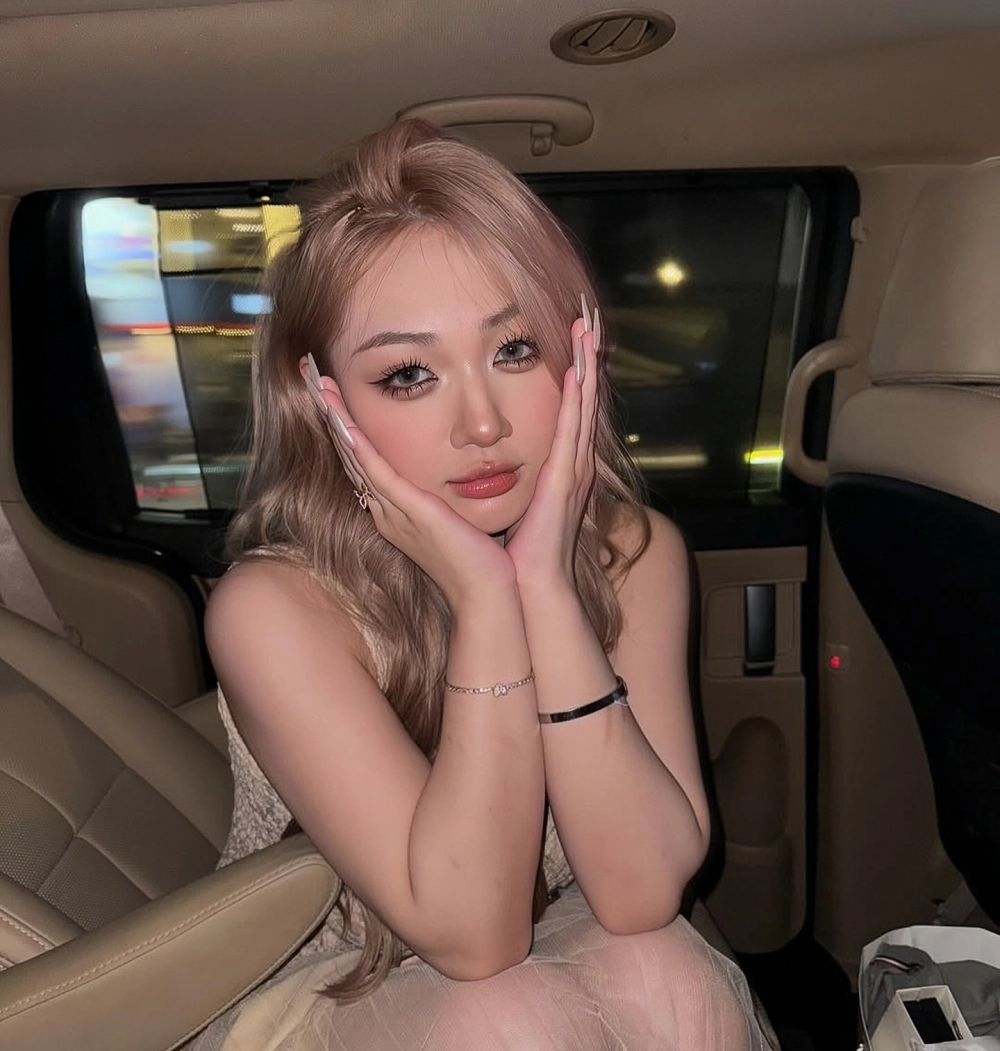 Trần Hà Linh live app TikTok tương tác triệu fan 