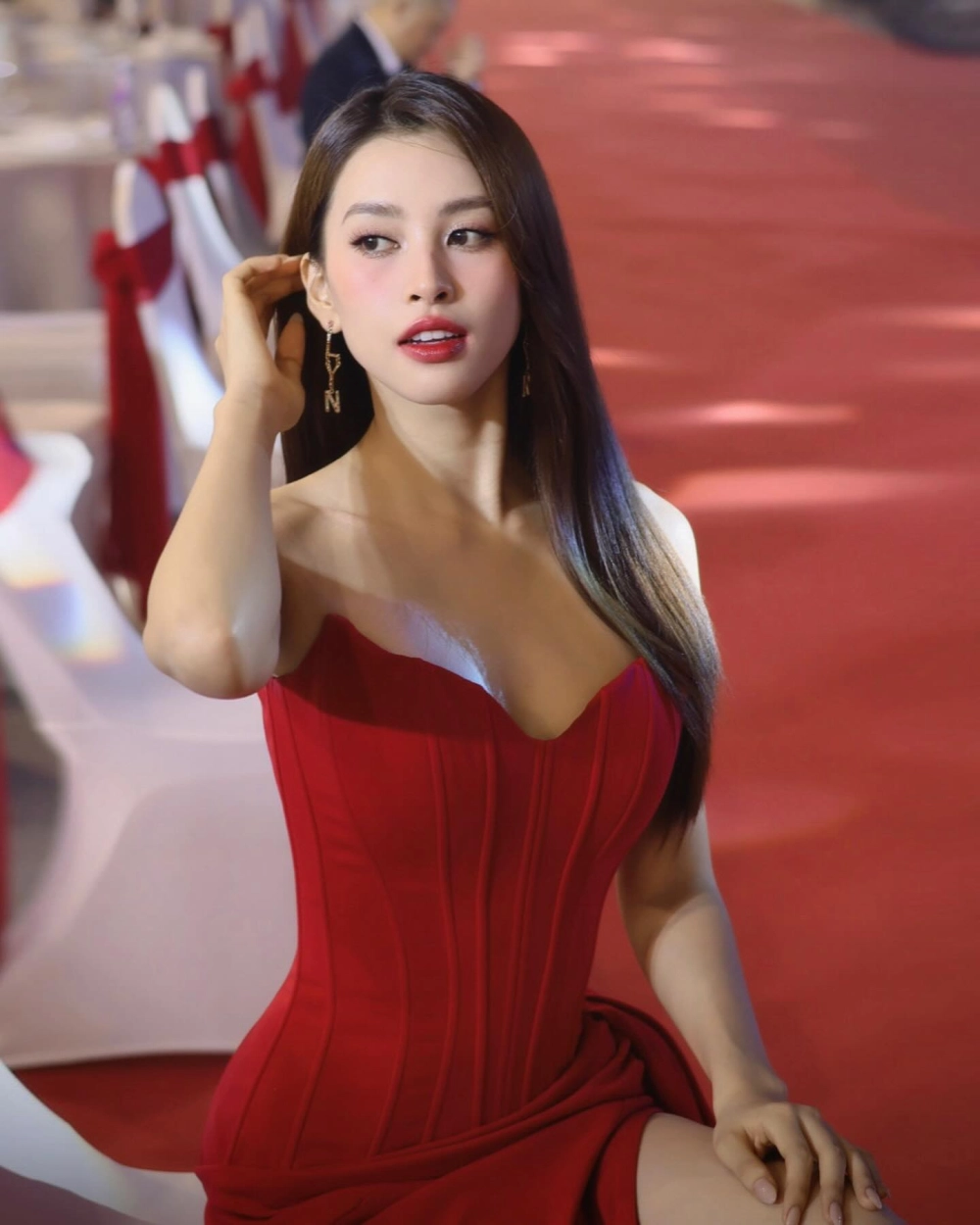 Hình nền gái đẹp 4k cho điện thoại sắc nét 