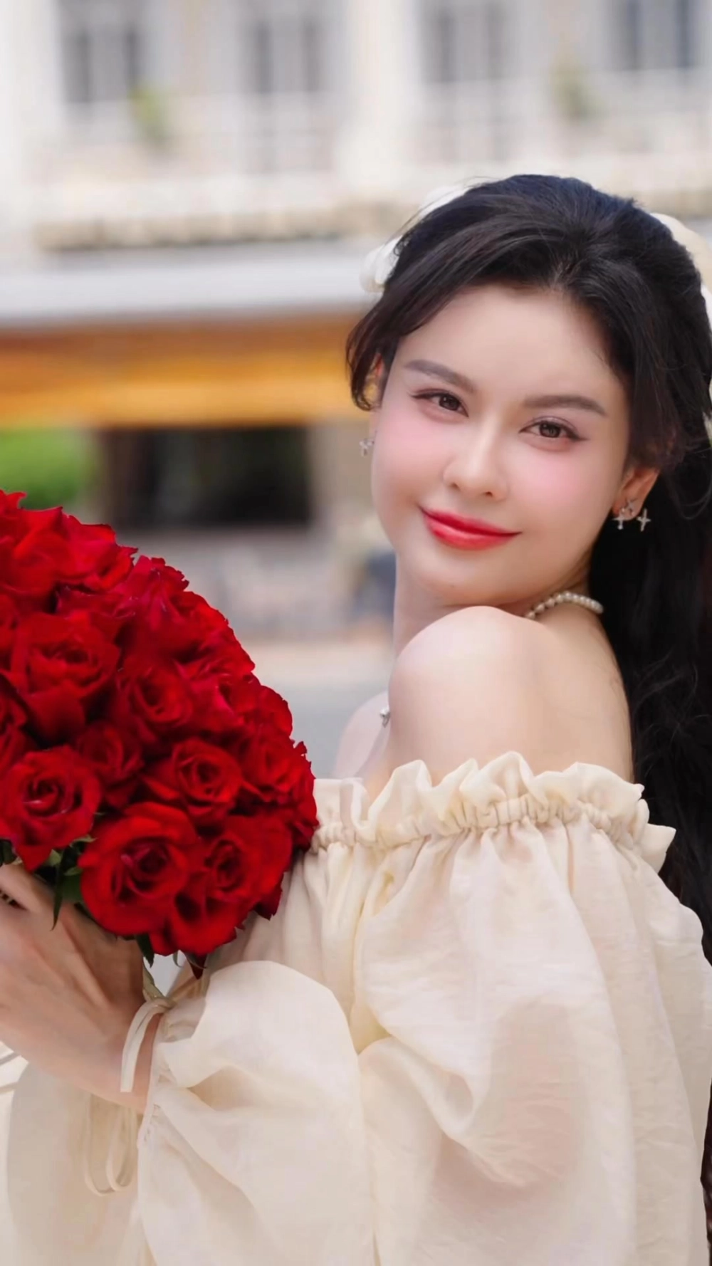 Theo dõi Trương Quỳnh Anh livestream, gần gũi cùng fan