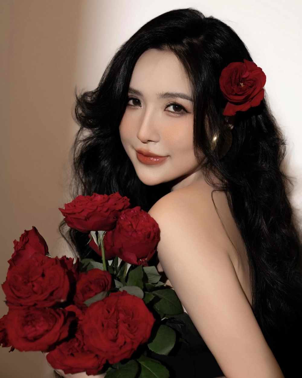 Những cô gái xinh đẹp nhất Việt Nam phong cách nổi bật 