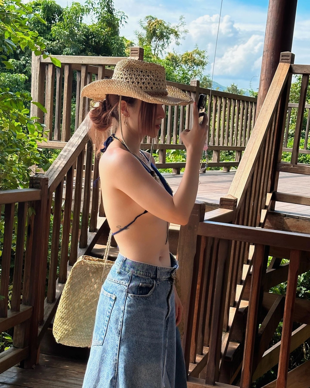 YouTube Yến Nhi nơi chia sẻ âm nhạc và vlog đầy cảm hứng 