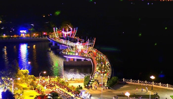 Thơ mộng mơ cầu tình yêu