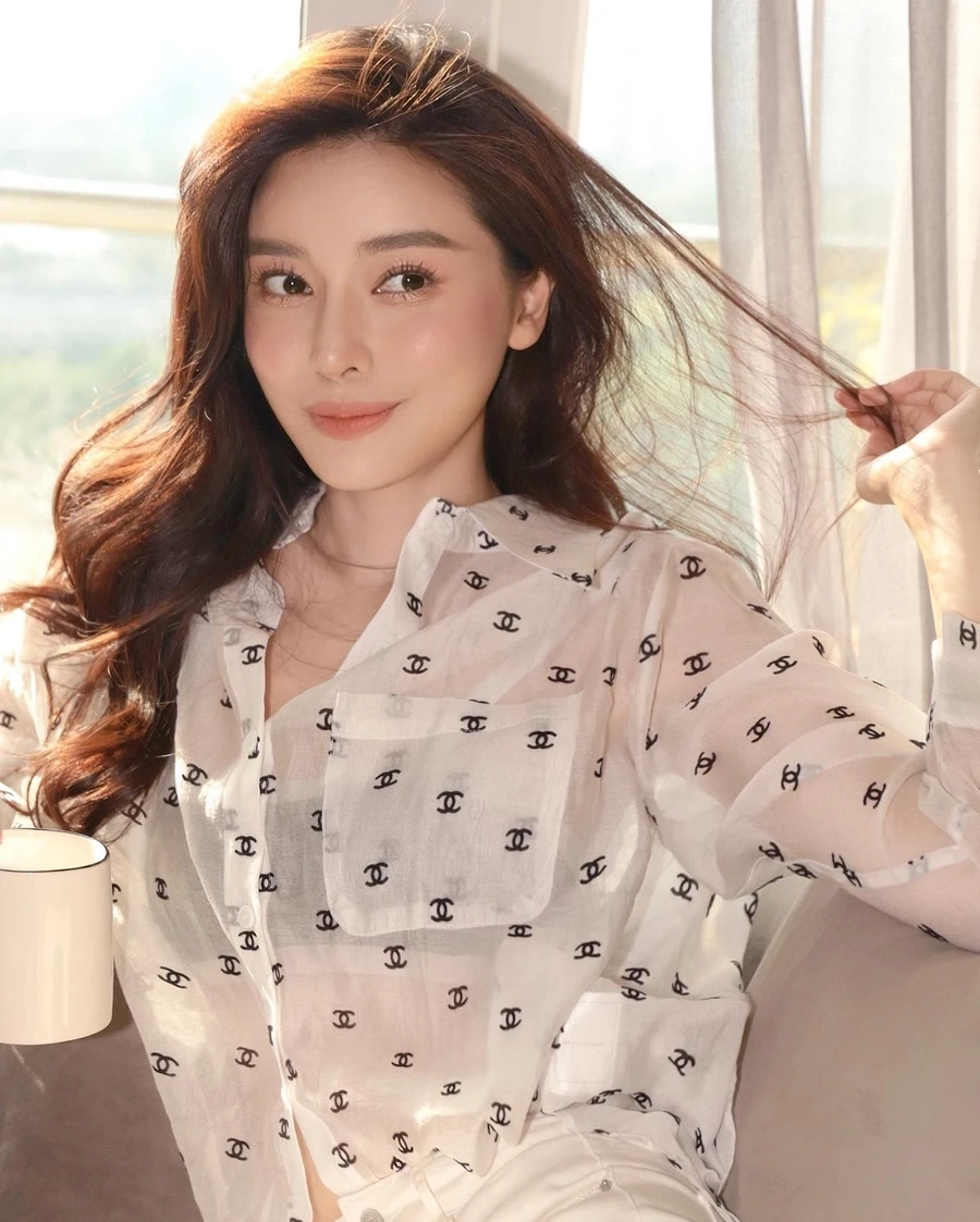 Phim Cao Thái Hà từ Hậu Duệ Mặt Trời đến Trại Hoa Đỏ