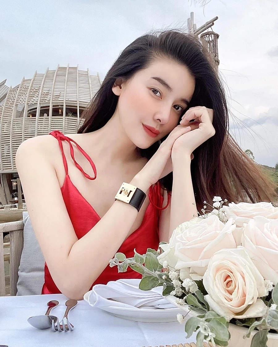 Phim mới của Cao Thái Hà Trại Hoa Đỏ gây mong chờ