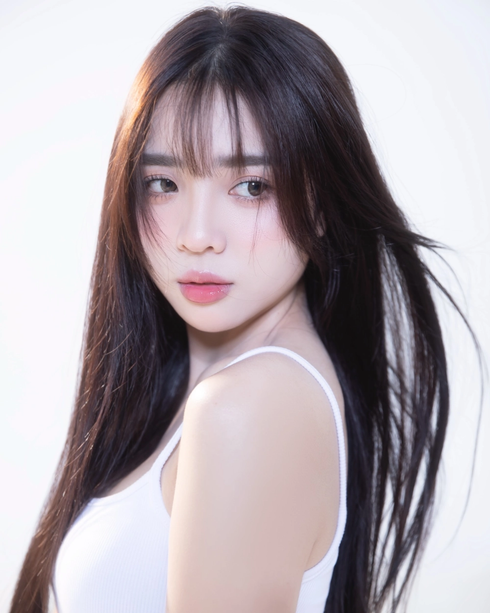 Ngắm cô gái xinh nhất trái đất, vẻ đẹp mê hoặc khó cưỡng