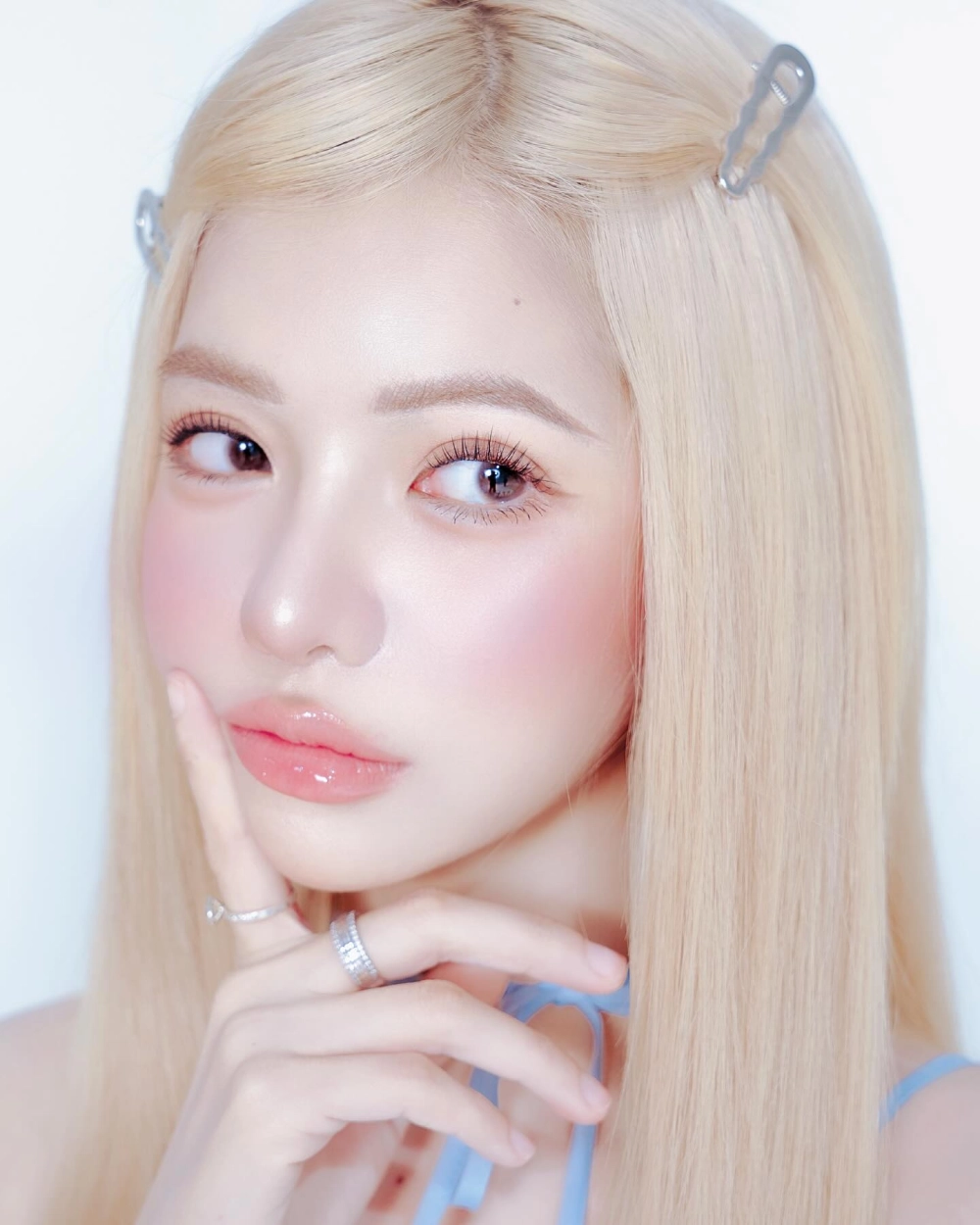 Chiêm ngưỡng gái xinh ảnh mạng, phong cách rực rỡ và trendy