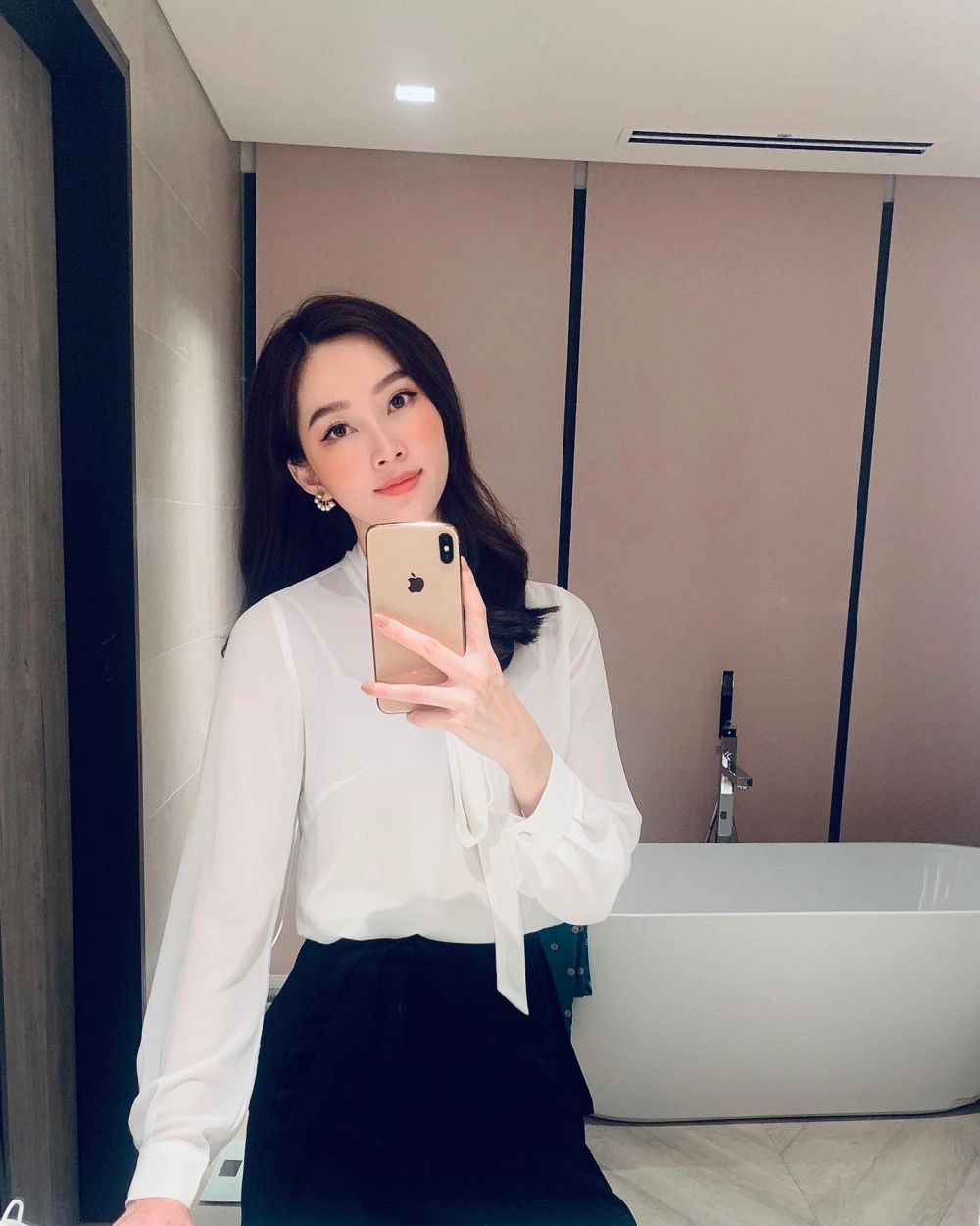 Đặng Thu Thảo hoa hậu hạnh phúc bên doanh nhân Nguyễn Trung Tín 