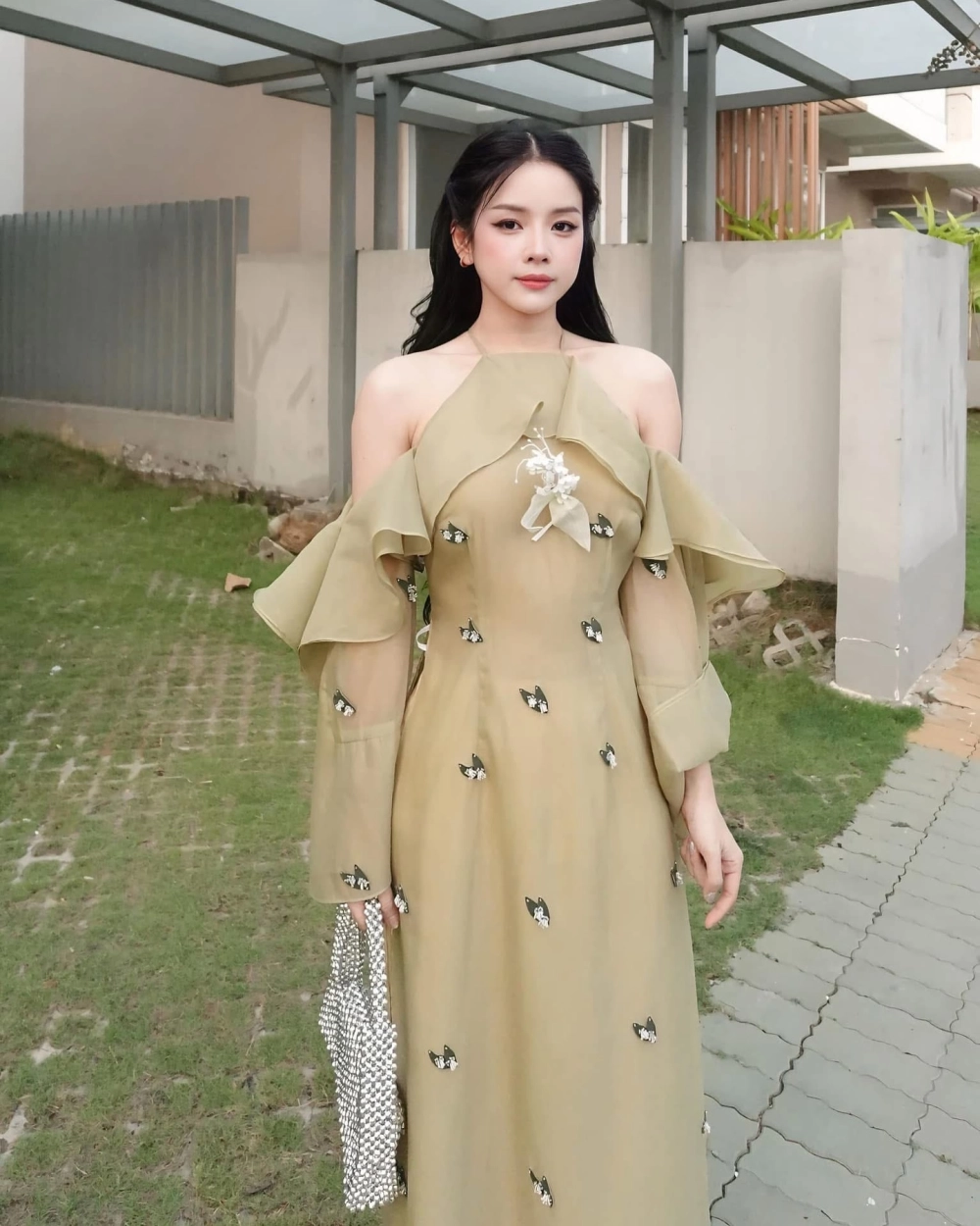 DJ Mie sinh năm 1995 ngày 7/12 tại Đà Nẵng 