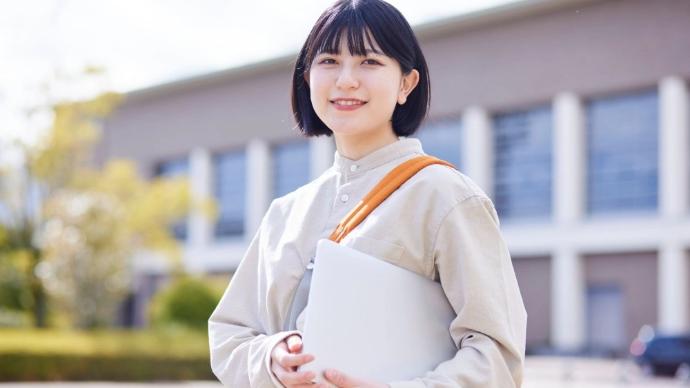 Gái xinh Nhật Bản sexy phong cách hiện đại cuốn hút