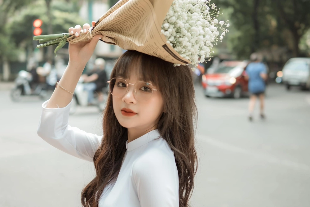 Gấm Kami livestream chơi bida trò chuyện fan trên tiktok 