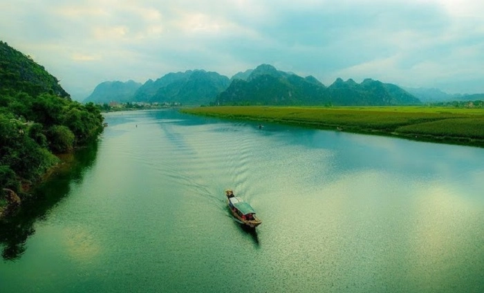 Dòng thơ nhẹ gửi sông La