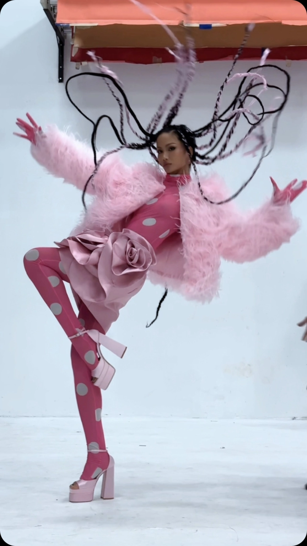 Hen Hoa Hậu H'Hen Niê Miss Universe Vietnam 2017 từ thiện nổi tiếng 