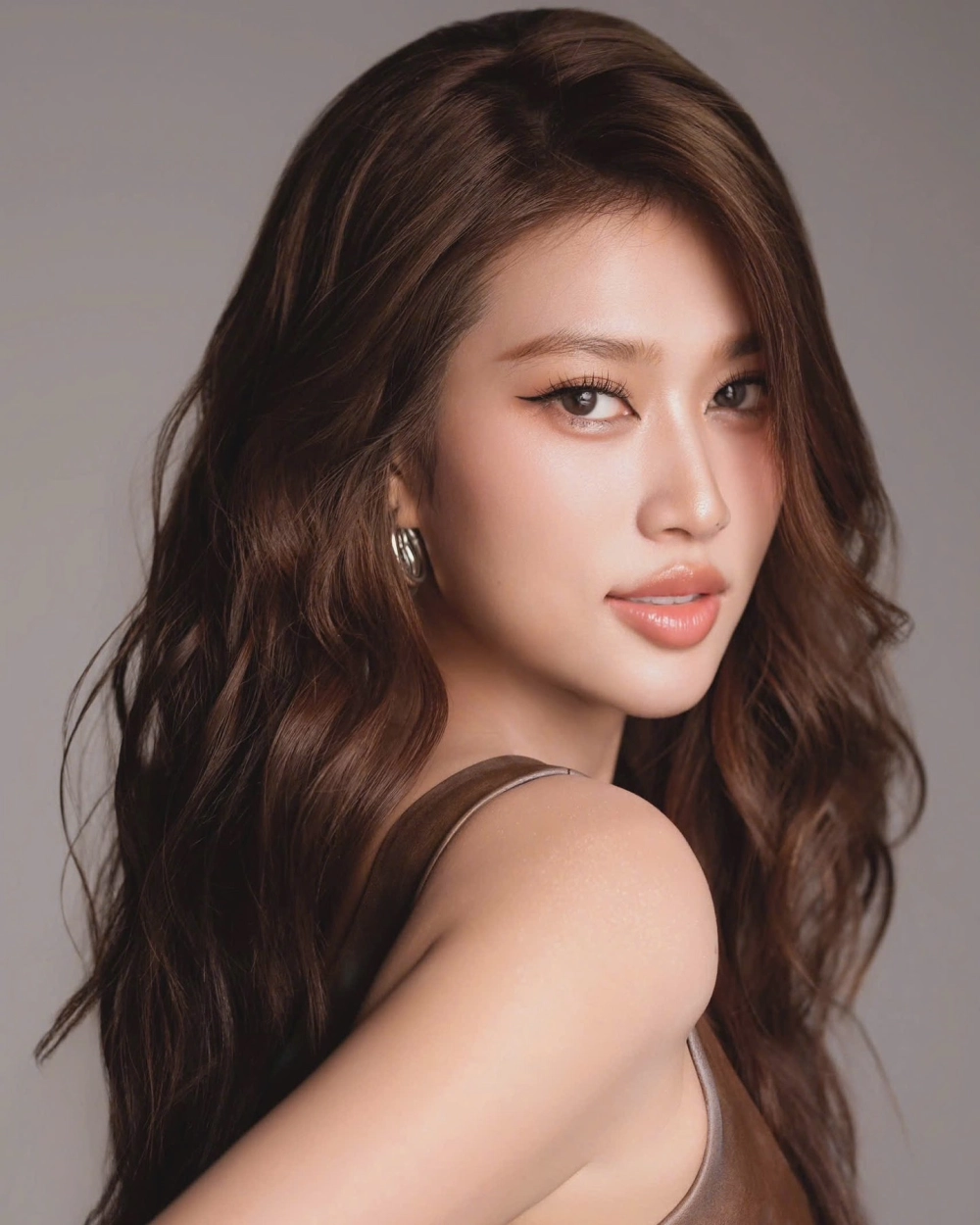 Đoàn Thiên Ân bikini khoe vóc dáng đồng hồ cát tại Miss Grand