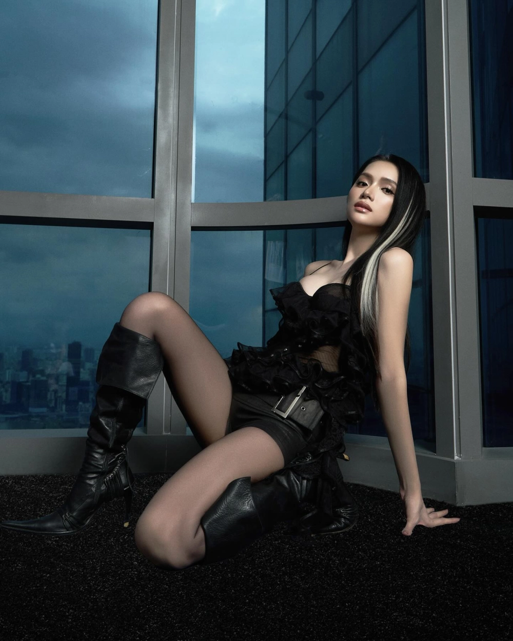 Hoa hậu Hương Giang và Matt Liu tình tứ trong những khoảnh khắc