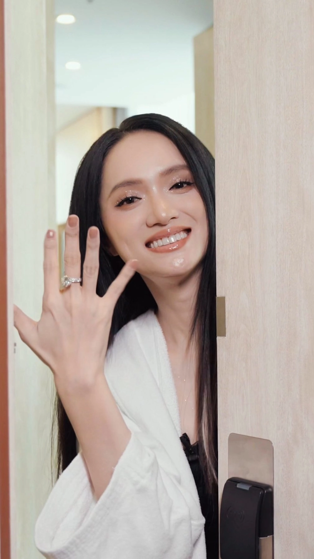 Ca sĩ Hương Giang Chuyển giới truyền cảm hứng qua âm nhạc