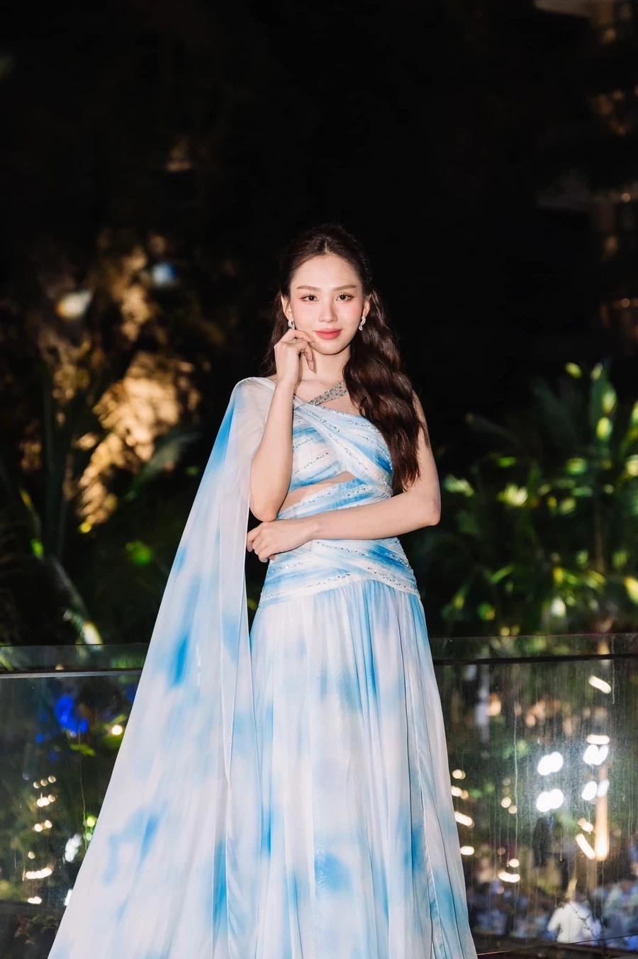 Gái xinh Twitter với ảnh selfie và video viral triệu view