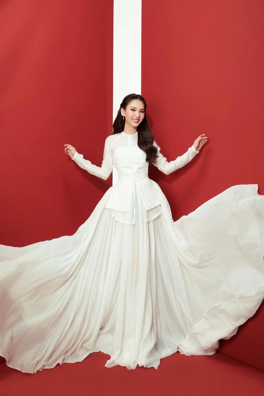 Ảnh gái xinh có răng khểnh viral trên TikTok và Instagram