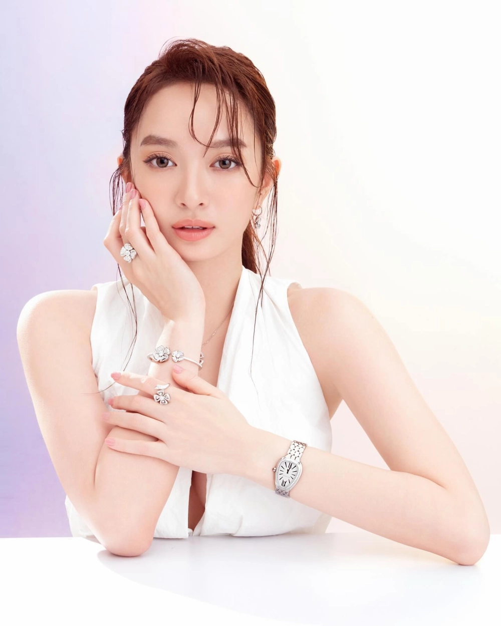 YouTube gái đẹp với nội dung sáng tạo và nhan sắc cuốn hút